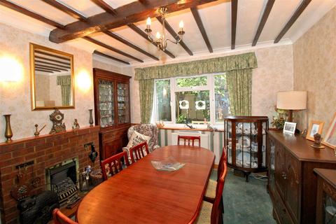 3 bedroom semi-detached house for sale - Sherwood Road, Seaford