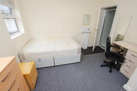 3 bedroom flat to rent, Boldmere Terrace, Katie Road, Birmingham