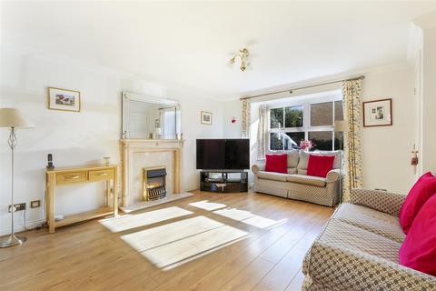 6 bedroom detached house for sale, The Fieldings, Banstead