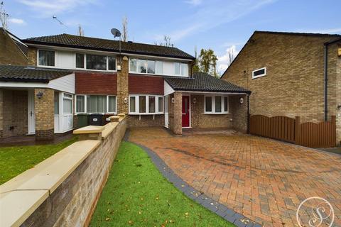 3 bedroom semi-detached house for sale, Turnberry Drive, Leeds