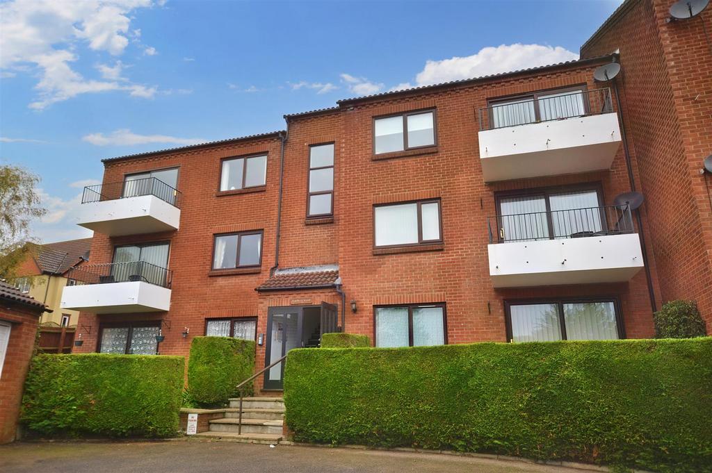 Holway Road, Sheringham 2 bed flat for sale £250,000