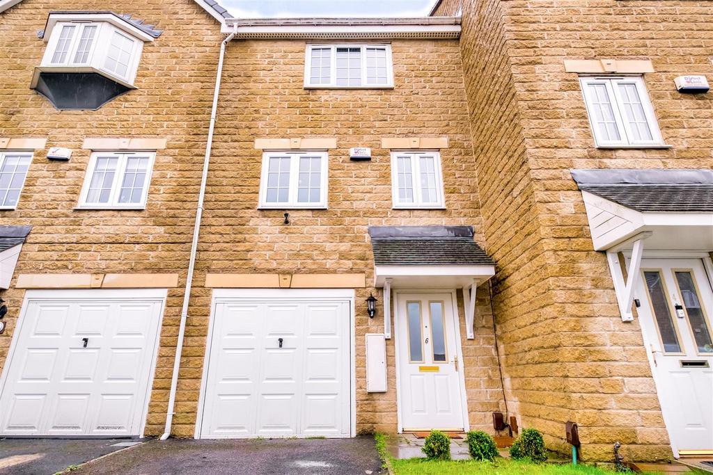Wood View, Huddersfield, HD2 3 bed terraced house for sale £185,000