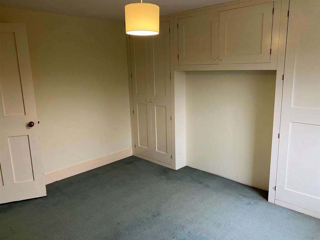 Rocks Road bedroom2.jpg