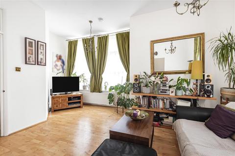 2 bedroom flat for sale, Pennington Drive, London