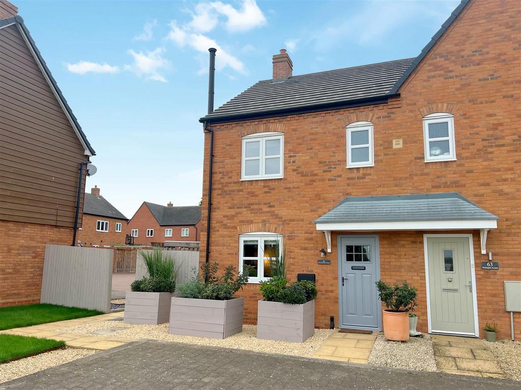 Wellington Avenue, Meon Vale, StratfordUponAvon 3 bed semidetached