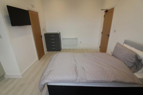 Studio to rent, Bloxwich Road South, Willenhall