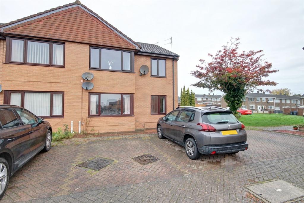 Farnham Close, Newton Hall, Durham, DH1 1 bed flat £80,000
