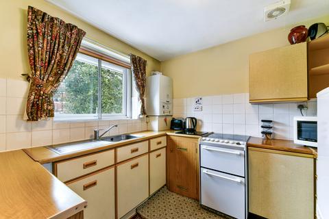 2 bedroom flat to rent, Chiswick High Road, W4
