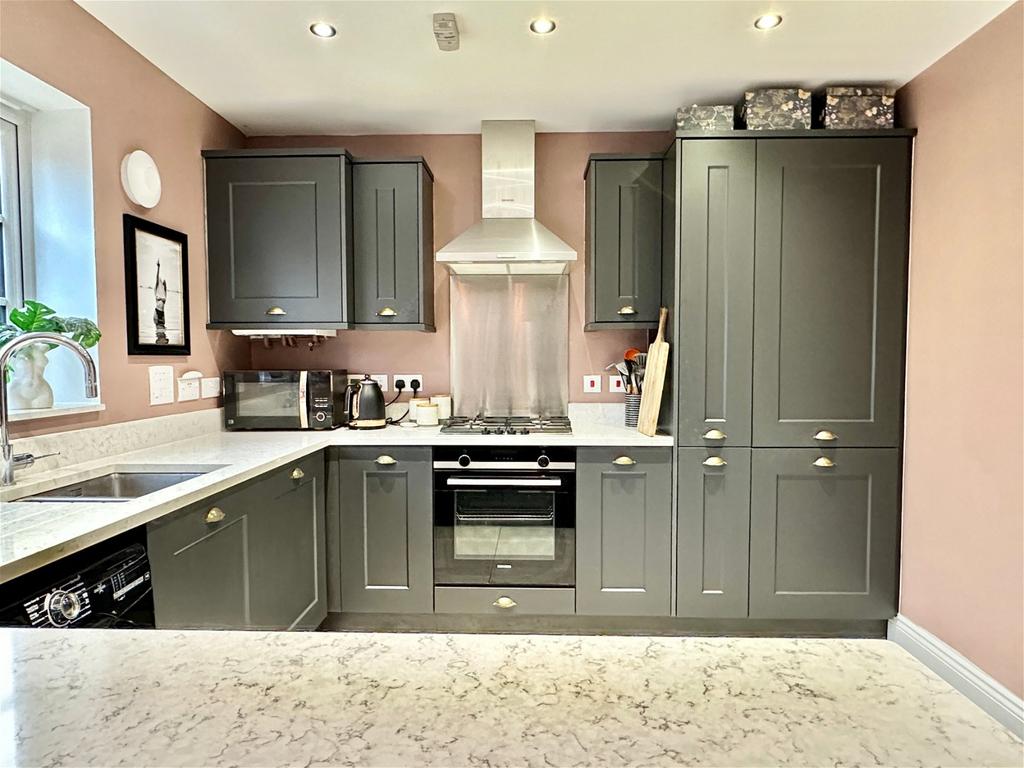 Yew Tree Close, Barrow Upon Soar 3 bed semidetached house for sale £