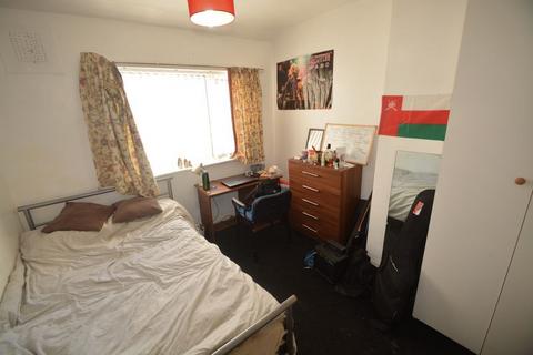 2 bedroom house to rent, Park View Avenue, Leeds LS4