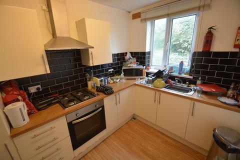 4 bedroom house to rent, Harold Grove, Leeds LS6