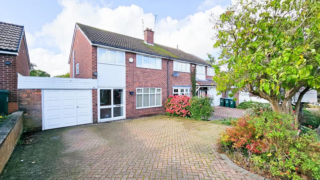 Tudor Avenue, Coventry, CV5 3 bed semidetached house £250,000