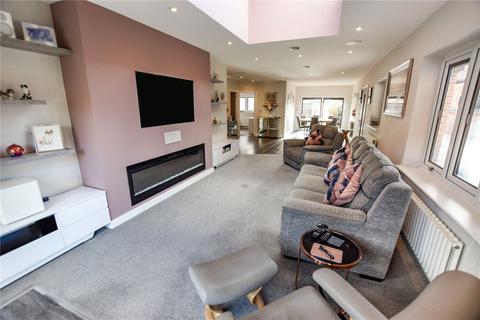 13a Campbell Close, Romford, RM1 4SA