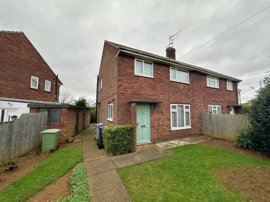 Queensway, Grantham, NG31 3 bed semidetached house for sale £175,000