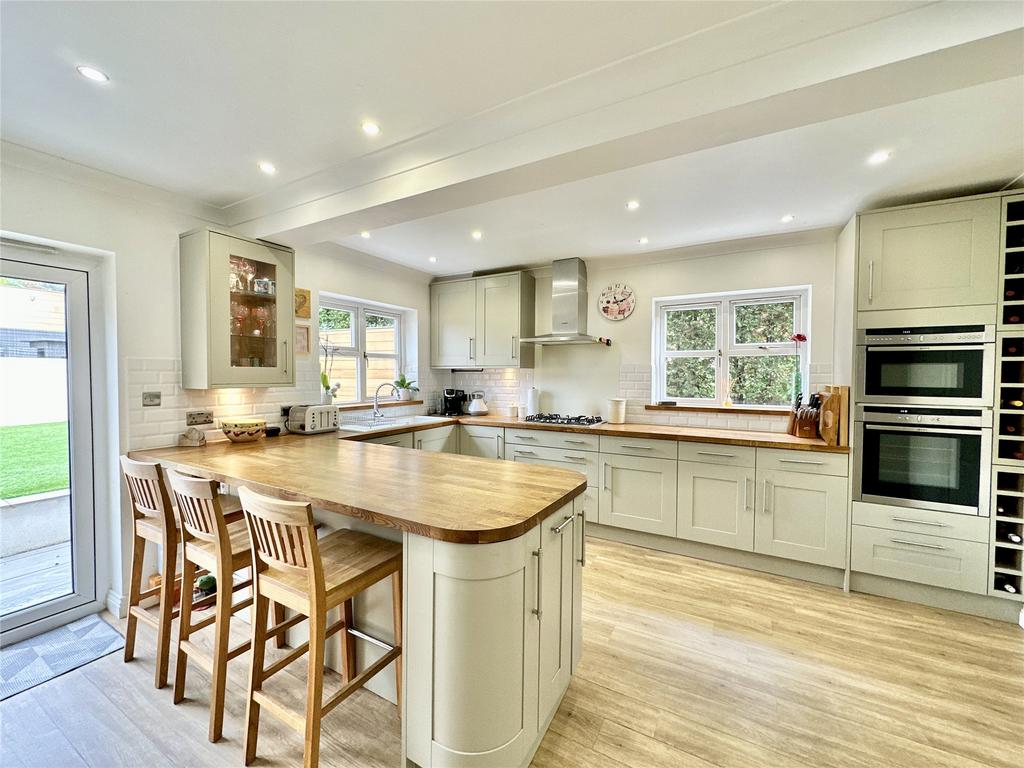 Prince Cottages, Prince Drive, Little Sandhurst, Berkshire, GU47 5 bed