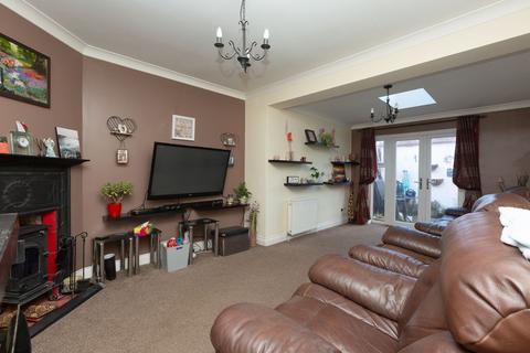 4 bedroom semi-detached house for sale - Whitfield Avenue, Broadstairs, CT10