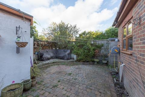 4 bedroom semi-detached house for sale - Whitfield Avenue, Broadstairs, CT10