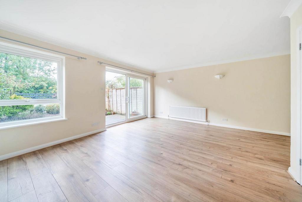 Overbury Avenue, Beckenham 3 bed semidetached house for sale £650,000