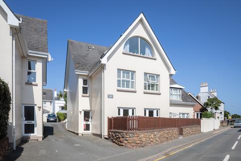 2 bedroom flat to rent, St. Saviours Hill, St. Saviour, Jersey