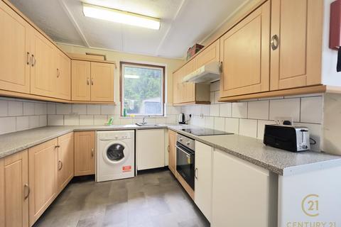 1 bedroom in a house share to rent - Halsway, HAYES UB3