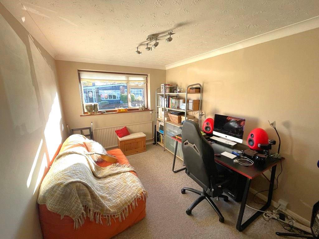 Pargat Drive, Eastwood, Essex, SS9 4 bed semidetached house for sale