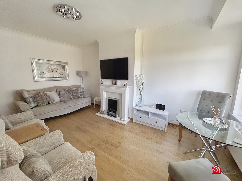 Merlin Crescent, Cefn Glas, Bridgend, Bridgend County. CF31 4QW 2 bed