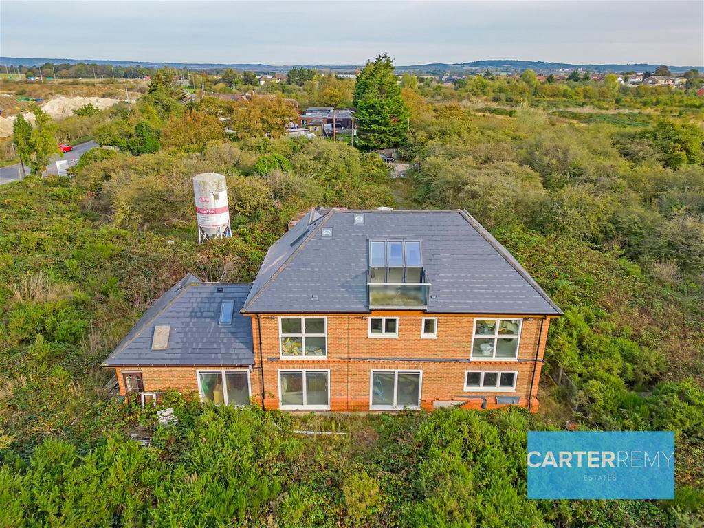 Brentwood Road, Orsett, Grays, RM16 4 bed detached house for sale £