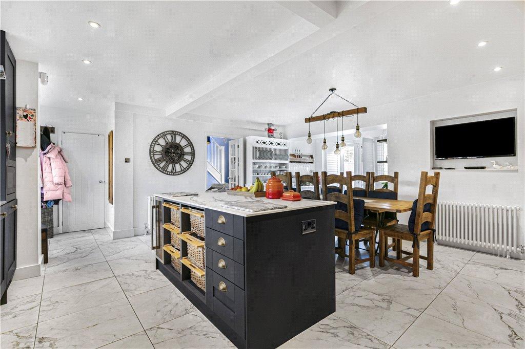 Dining/Kitchen