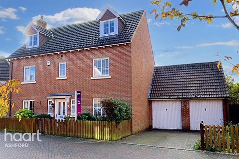 5 bedroom detached house for sale, Orlestone View, Ashford