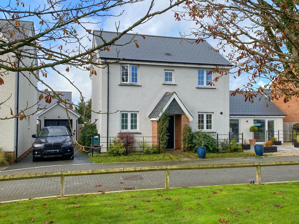 Poppy Close, Tavistock PL19 3 bed detached house for sale £380,000
