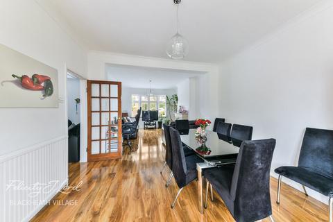 6 Senlac Road, London, SE12 9NA