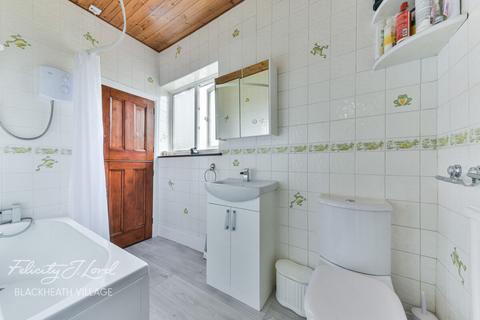 6 Senlac Road, London, SE12 9NA