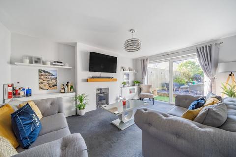 28 Bettertons Close, Fairford, GL7 4HY