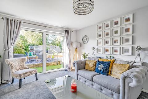 28 Bettertons Close, Fairford, GL7 4HY