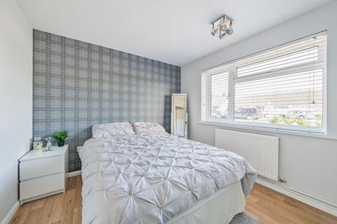 28 Bettertons Close, Fairford, GL7 4HY