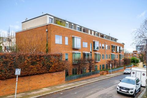 1 bedroom flat for sale, Rayners Road, London