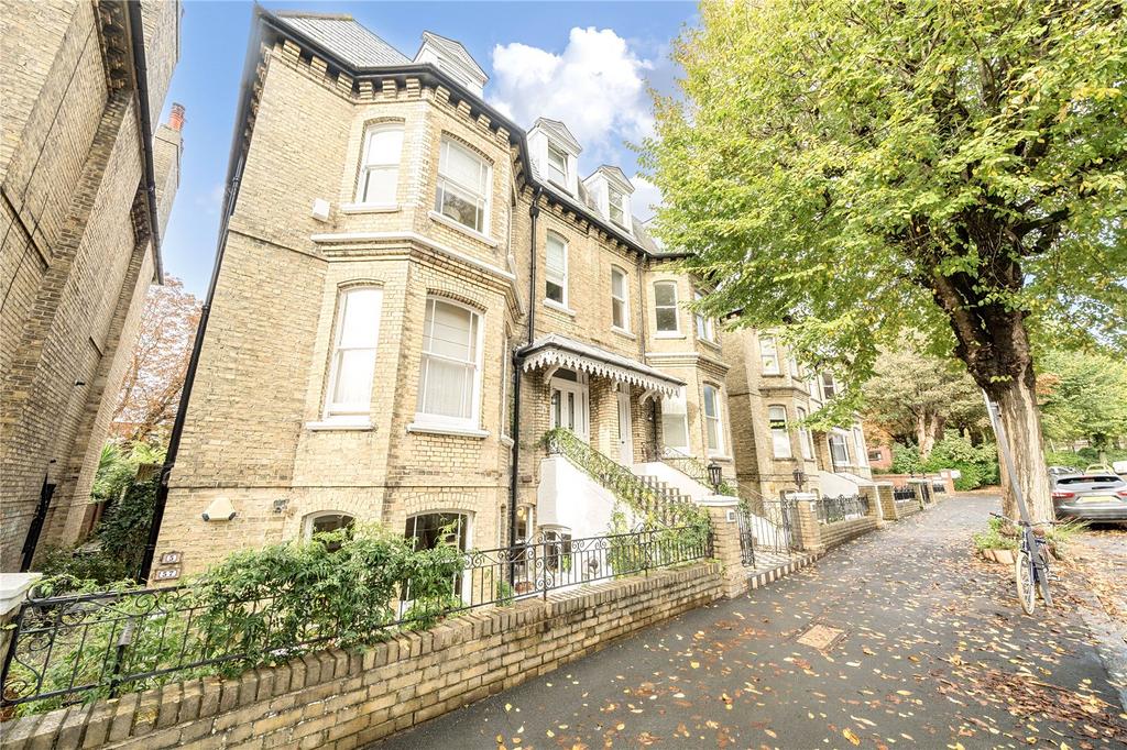 Wilbury Road, Hove, East Sussex, BN3 2 bed apartment for sale £500,000