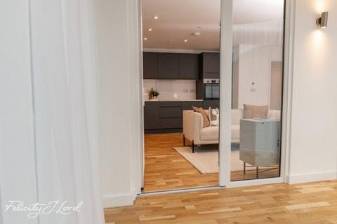 1 bedroom apartment for sale, Helo Tower, York Road, London, SW11