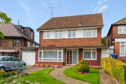 15 Fairholme Gardens, London, N3 3ED