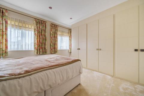 15 Fairholme Gardens, London, N3 3ED