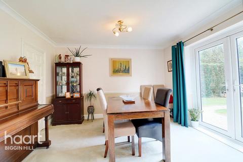 5 Koonowla Close, Biggin Hill, Westerham, TN16 3BJ