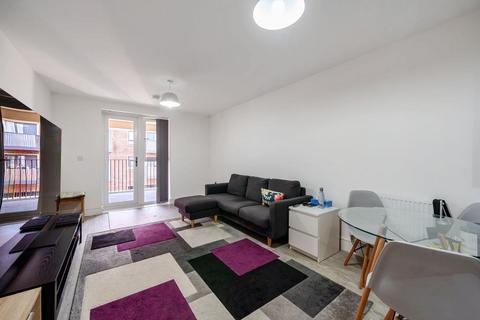 2 bedroom flat for sale - High Wycombe,  Buckinghamshire,  HP11