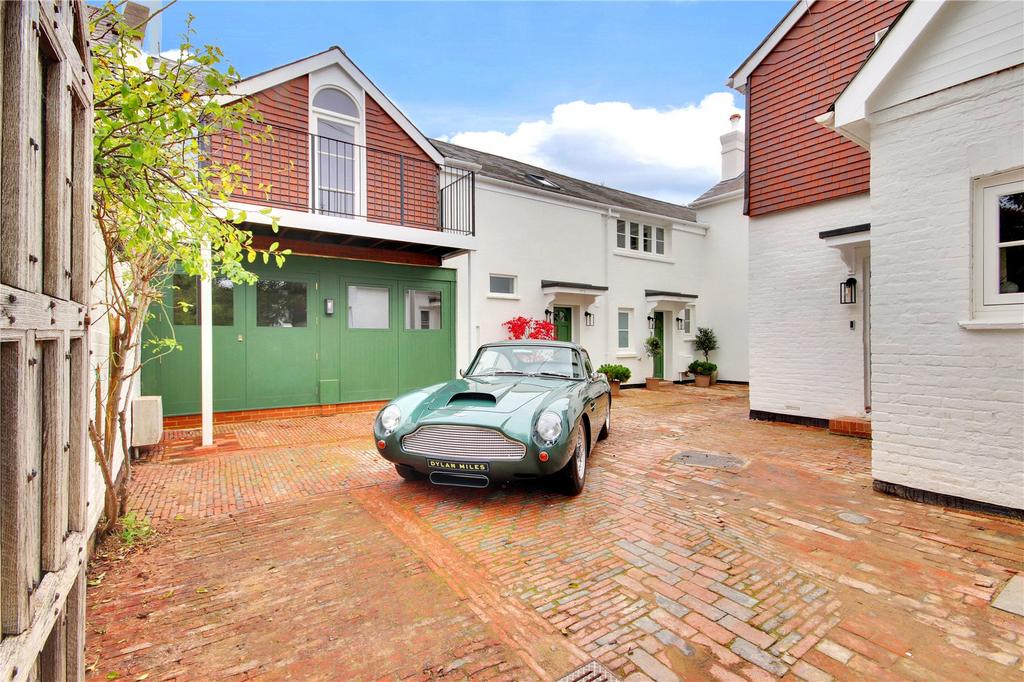 Hungershall Park Close, High Rocks Lane, Tunbridge Wells, Kent, TN4 7