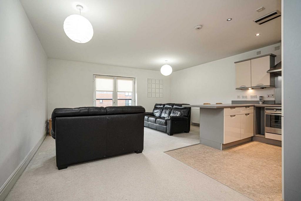 Cardon Square, Renfrew 2 bed apartment for sale £155,000
