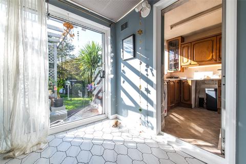 16 Vale Road, Northfleet, Gravesend, DA11 8BZ