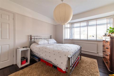 16 Vale Road, Northfleet, Gravesend, DA11 8BZ