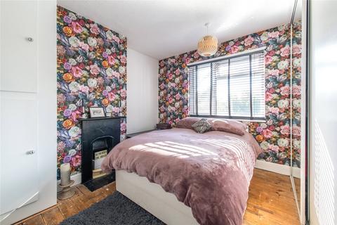 16 Vale Road, Northfleet, Gravesend, DA11 8BZ