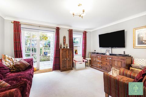 4 bedroom terraced house for sale - Tresilian Avenue, N21