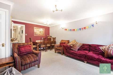 4 bedroom terraced house for sale - Tresilian Avenue, N21
