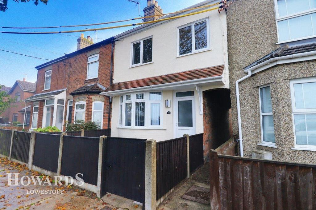 Walmer Road, Pakefield 3 bed terraced house for sale £210,000